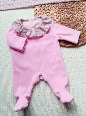 Pyjama parfait pour une belle tenue de naissance.