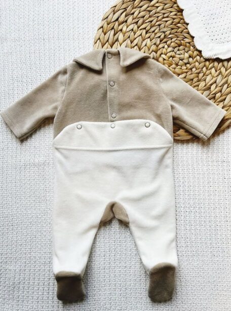 Pyjama bébé disponible de la taille naissance au 12 mois.